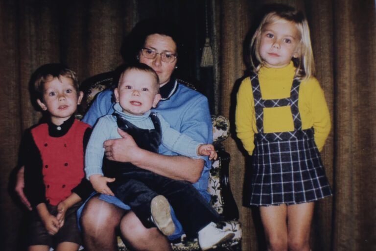 XVII  Godfried en Mia krijgen drie kinderen