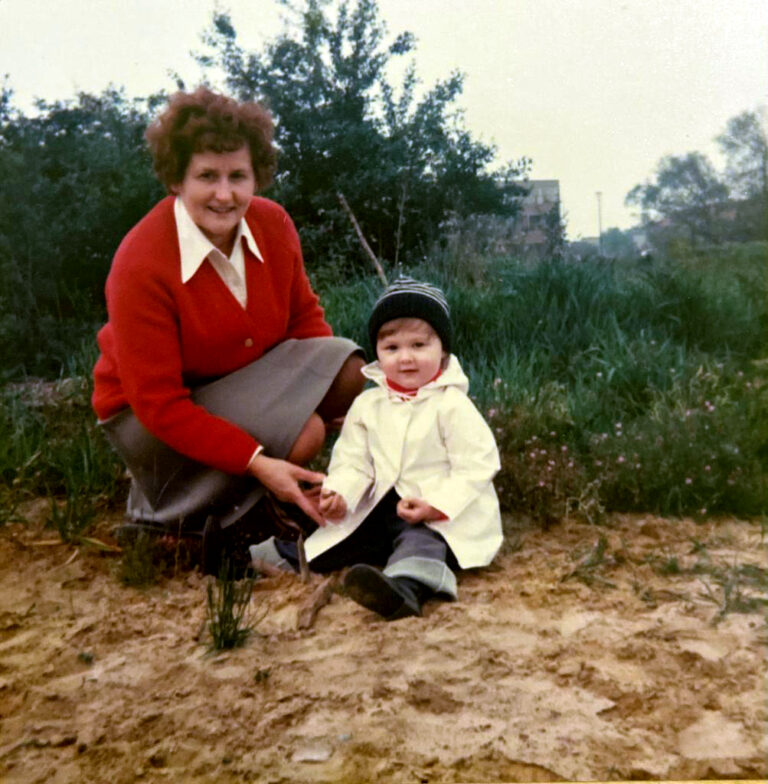 eitjes in ajuinensaus | Lien Van Bussel (1924-2022)
